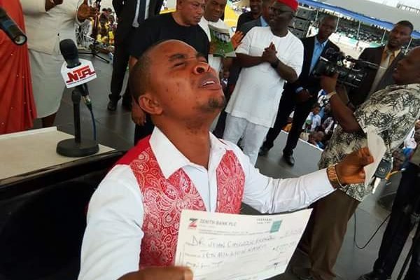 Student Breaks Down In Tears As Governor Okorocha Gifts Him N13.7m!