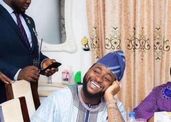 Davido, Chioma Make First Public Appearance (Photos)