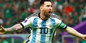Who is Argentina's leading all-time top goal scorer?