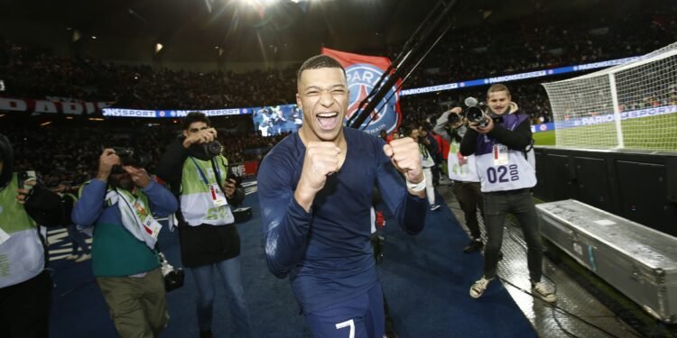 Disgrace For Neymar Crowns Mbappe's Heroics!