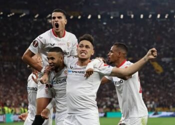 Sevilla beat Mourinho’s Roma on penalties to win Europa League