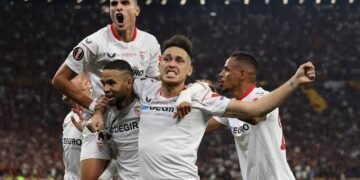 Sevilla beat Mourinho’s Roma on penalties to win Europa League