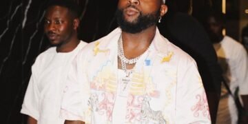 Kenyan Lady Shows Off Davido’s Boxers On Live TV As Evidence (Video)