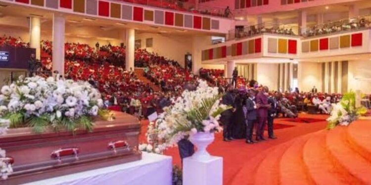 Pastor Taiwo Odukoya Buried Amidst Tears (Photos)