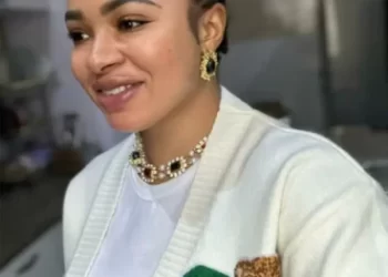 Reactions Trail New Photos Of Liquorose Afije