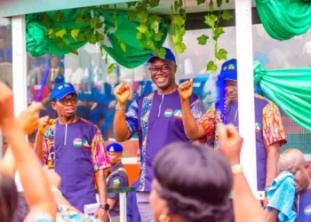 Oyo Governor Seyi Makinde Increases Workers Salaries By N25000