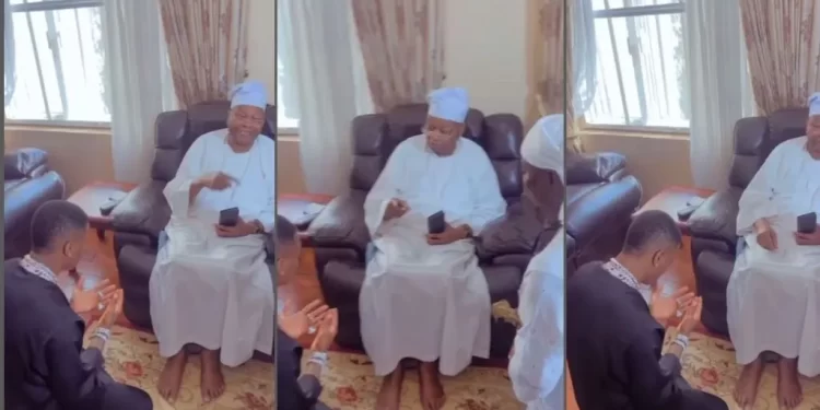 Wizkid And K1 De Ultimate Went On Their Knees As They Visit Awujale Of Ijebuland (Watch)