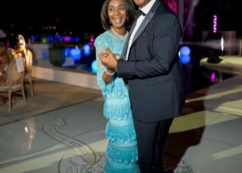 Davido Performs As Toyin Saraki Celebrates 60th Birthday In France (Photos)