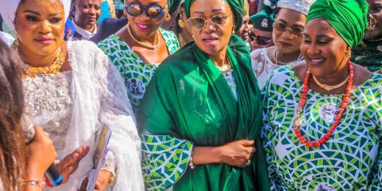 Remi Tinubu Advises Ooni’s Wives On How Polygamy Works… Her Words To Queens Mariam, Temitope