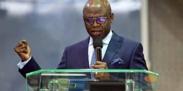 Sanwo-Olu Congratulates Pastor Tunde Bakare @70
