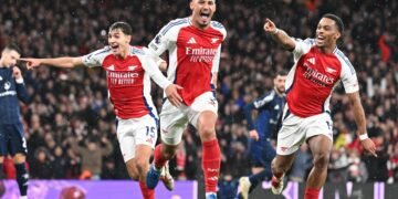 Arsenal Beat Man Utd 2-0 To Move Closer To Liverpool