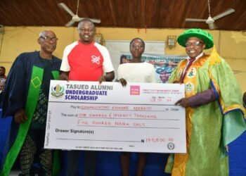 TASUED Alumni Award Scholarships To Outstanding Students, Urge Freshmen To Shun Vices
