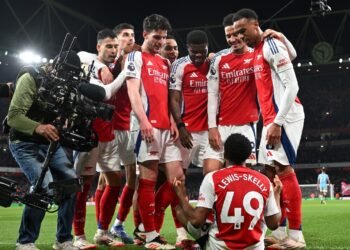 Arsenal Thrash Man City 5-1 in Statement Win, Keep Premier League Title Hopes Alive