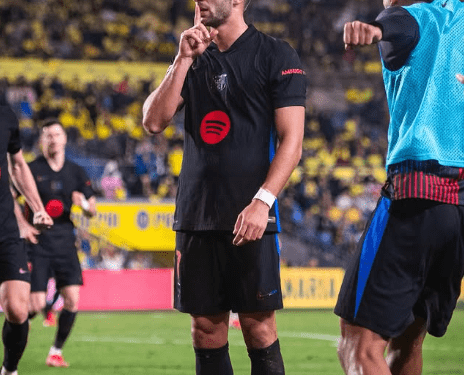 Barcelona Reclaim LaLiga Top Spot with 2-0 Win Over Las Palmas