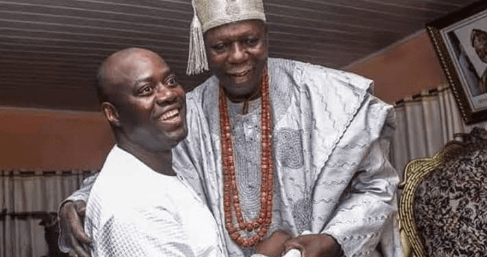 Eleruwa Stool Restored: Makinde Presents Staff Of Office To Oba Samuel Adegbola