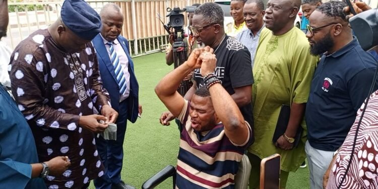 Adelabu Condoles Yinka Ayefele Over Fresh FM Fire…As Seyi Makinde Gifts Him Brand New SUV