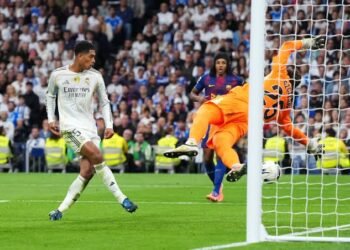 Real Madrid Edge Barcelona 2–1 to Go Clear at the Top of La Liga