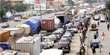 Multiple Vehicle Crash Sparks Fire, Gridlock On Lagos-Ibadan Expressway