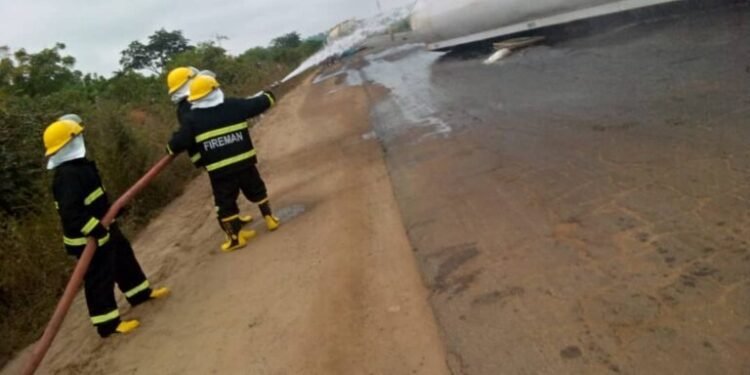 Firefighters Prevent Major Explosion As Petrol Tanker Overturns In Ilorin