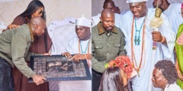 Asake Honoured By Ooni Of Ife During Palace Visit (Photos)