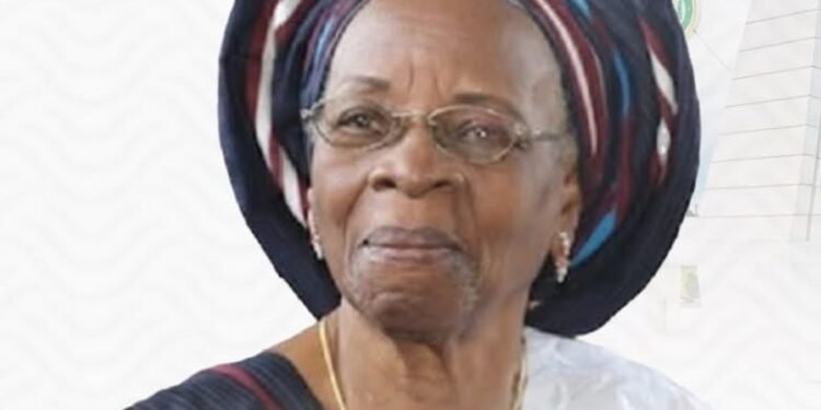 Lucia Onabanjo, Wife of Ogun’s First Civilian Governor, Dies at 100