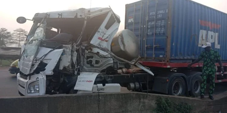 Two Injured As Trucks Collide On Lagos-Ibadan Expressway