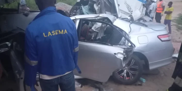 Five Die As Car Crashes Into Truck On Lagos-Badagry Expressway