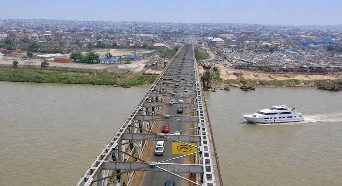 FG Orders Closure Of First Niger Bridge