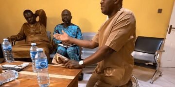 Desmond Elliot Kneels To Beg Gbajabiamila Over APC Primary Conduct