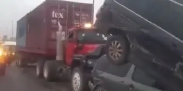 Container Truck Crashes Into Vehicles After Brake Failure On Lagos-Ibadan Expressway