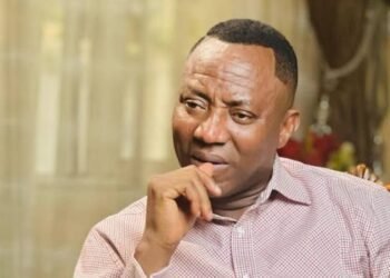 Thugs Attacks Sowore In Ekiti