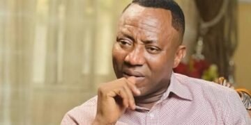 Thugs Attacks Sowore In Ekiti